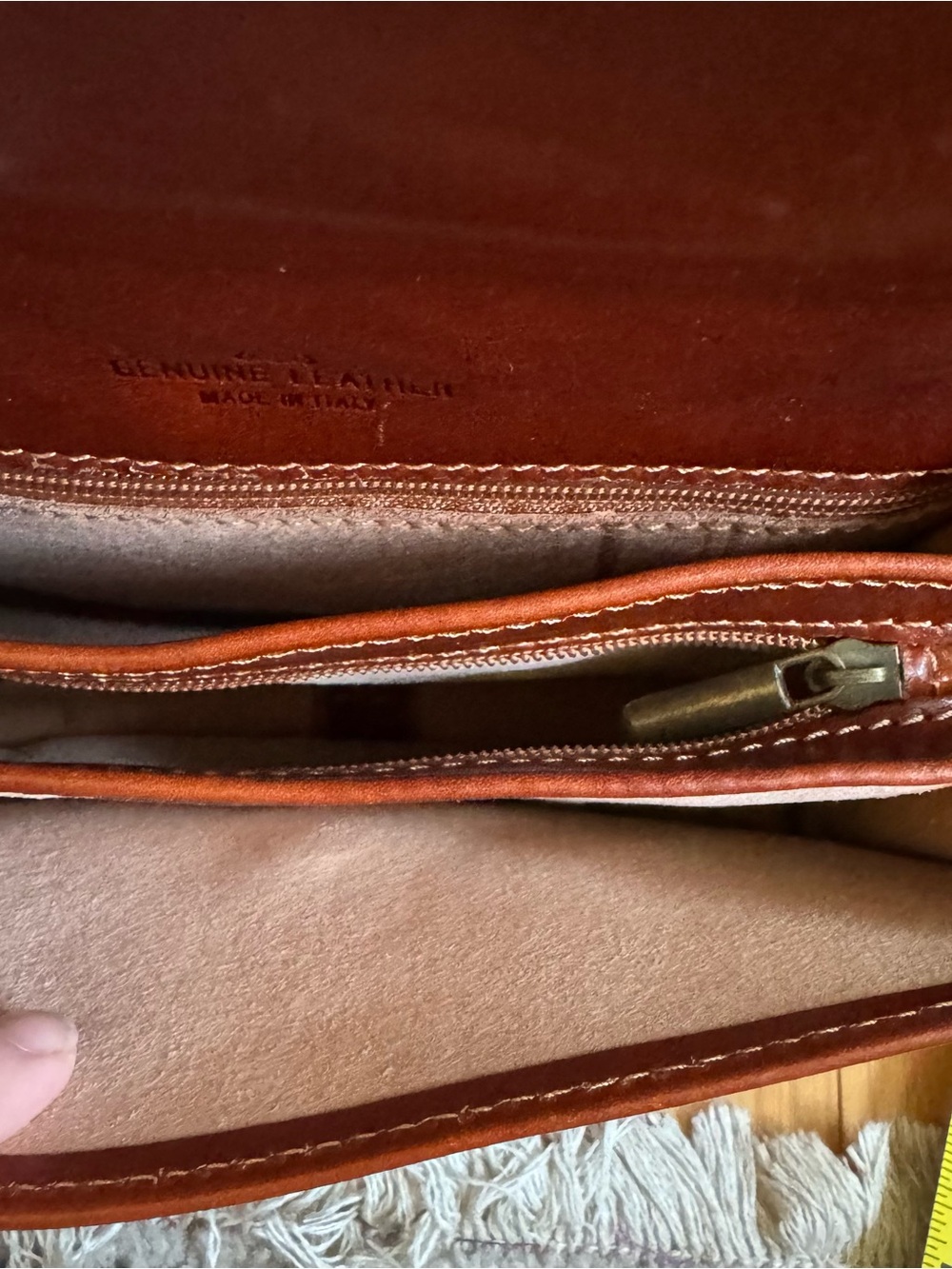 Italian Made Classic Brown Leather Crossbody Bag - Picture 4 of 7
